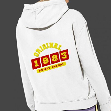 Kişiye Özel Sarı Kırmızı İsim Tarih Baskılı Cepli, Kapşonlu Beyaz Unisex Sweatshirt HK2370