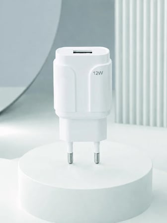 Pratik ve Kompakt Tasarımlı 12W USB Telefon Şarj Adaptörü