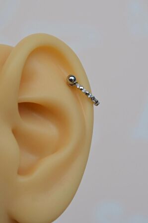 Gümüş Renkli Taşlı İnce Helix Piercing Halka Taşlı Conch Piercingi