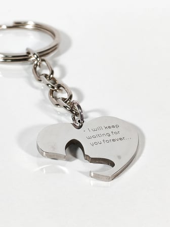 "I will keep waiting for you forever..." Yazılı Kalp Figürlü Metal Anahtarlık - Romantik Tasarım Aksesuar