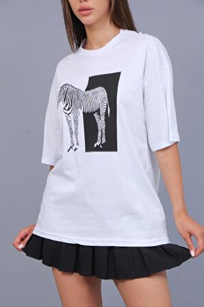 Zebra Baskılı Pamuklu Oversize Kadın Beyaz Tshirt - M