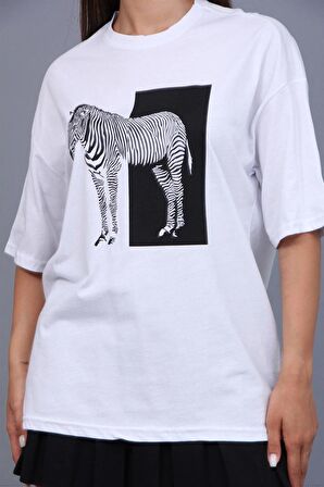 Zebra Baskılı Pamuklu Oversize Kadın Beyaz Tshirt - M