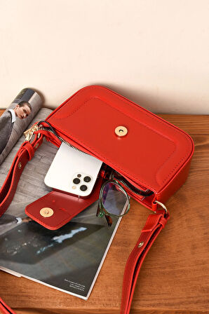 Kadın Şık Tasarımlı Omuzdan Asmalı Ayarlanabilir Kaliteli İşçilikli Çanta