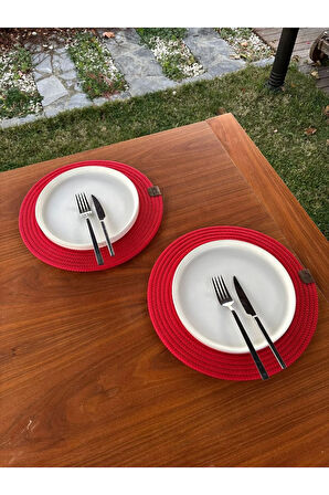 Kırmızı Yılbaşı Temalı Hasır Görünümlü Yuvarlak Supla – Leke Tutmaz, El Yapımı – 33x33 Cm