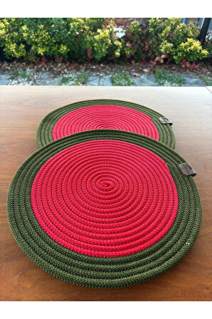 Yılbaşı Temalı Yeşil Kırmızı l 2’li Hasır Görünümlü Amerikan Servis Supla – Leke Tutmaz – 33x33 Cm