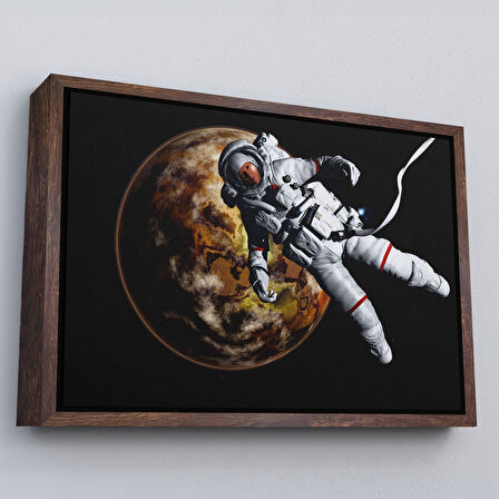 Altın Çerçeveli Gezegenin Arka Planındaki Astronot Kanvas Duvar Tablosu