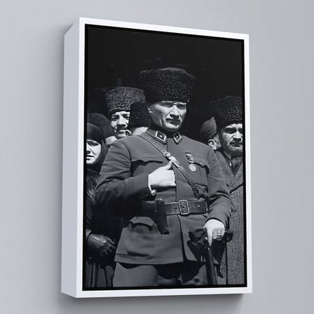 Altın Çerçeveli Atatürk Portre Tablosu Mustafa Kemal Atatürk Dikdörtgen Dekoratif Kanvas Tablo