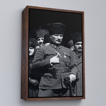 Altın Çerçeveli Atatürk Portre Tablosu Mustafa Kemal Atatürk Dikdörtgen Dekoratif Kanvas Tablo