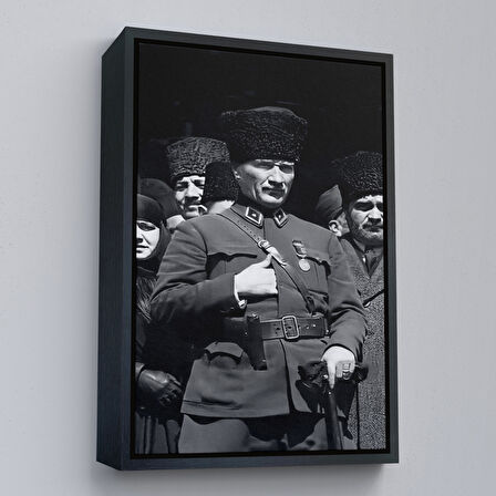 Beyaz Çerçeveli Atatürk Portre Tablosu Mustafa Kemal Atatürk Dikdörtgen Dekoratif Kanvas Tablo