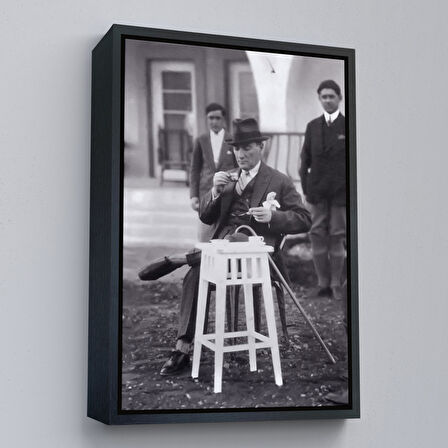 Altın Çerçeveli Atatürk Portre Tablosu Mustafa Kemal Atatürk Dikdörtgen Dekoratif Kanvas Tablo