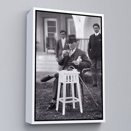 Altın Çerçeveli Atatürk Portre Tablosu Mustafa Kemal Atatürk Dikdörtgen Dekoratif Kanvas Tablo