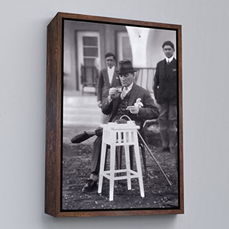 Altın Çerçeveli Atatürk Portre Tablosu Mustafa Kemal Atatürk Dikdörtgen Dekoratif Kanvas Tablo