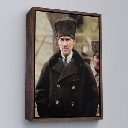 Siyah Çerçeveli Atatürk Portre Tablosu Mustafa Kemal Atatürk Dikdörtgen Dekoratif Kanvas Tablo