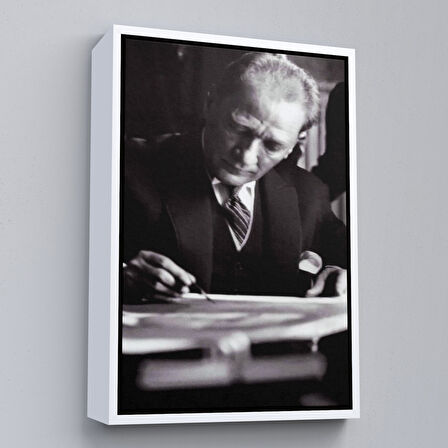 Beyaz Çerçeveli Atatürk Portre Tablosu Mustafa Kemal Atatürk Dikdörtgen Dekoratif Kanvas Tablo