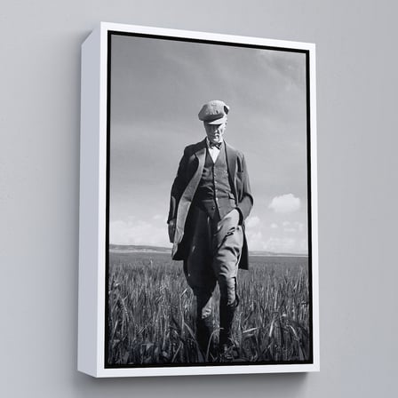 Beyaz Çerçeveli Atatürk Portre Tablosu Mustafa Kemal Atatürk Dikdörtgen Dekoratif Kanvas Tablo