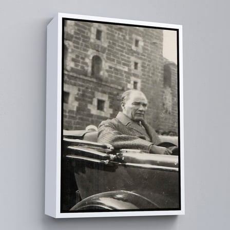 Altın Çerçeveli Atatürk Portre Tablosu Mustafa Kemal Atatürk Dikdörtgen Dekoratif Kanvas Tablo