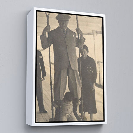 Altın Çerçeveli Atatürk Portre Tablosu Mustafa Kemal Atatürk Dikdörtgen Dekoratif Kanvas Tablo