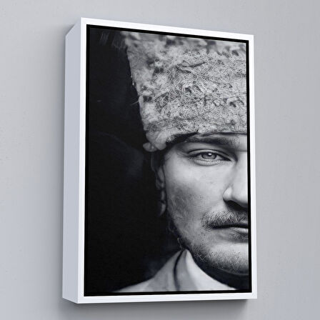 Altın Çerçeveli Atatürk Portre Tablosu Mustafa Kemal Atatürk Dikdörtgen Dekoratif Kanvas Tablo