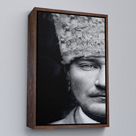 Altın Çerçeveli Atatürk Portre Tablosu Mustafa Kemal Atatürk Dikdörtgen Dekoratif Kanvas Tablo