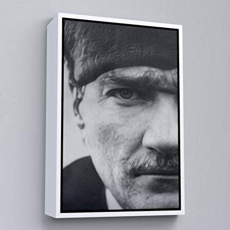 Beyaz Çerçeveli Atatürk Portre Tablosu Mustafa Kemal Atatürk Dikdörtgen Dekoratif Kanvas Tablo