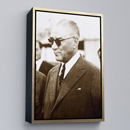 Kahverengi Çerçeveli Atatürk Portre Tablosu Mustafa Kemal Atatürk Dikdörtgen Dekoratif Kanvas Tablo