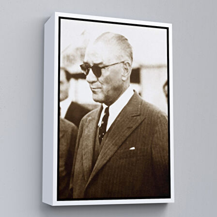 Kahverengi Çerçeveli Atatürk Portre Tablosu Mustafa Kemal Atatürk Dikdörtgen Dekoratif Kanvas Tablo