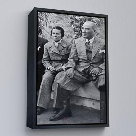 Beyaz Çerçeveli Atatürk Portre Tablosu Mustafa Kemal Atatürk Dikdörtgen Dekoratif Kanvas Tablo