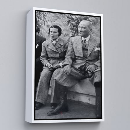 Siyah Çerçeveli Atatürk Portre Tablosu Mustafa Kemal Atatürk Dikdörtgen Dekoratif Kanvas Tablo