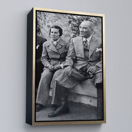 Siyah Çerçeveli Atatürk Portre Tablosu Mustafa Kemal Atatürk Dikdörtgen Dekoratif Kanvas Tablo