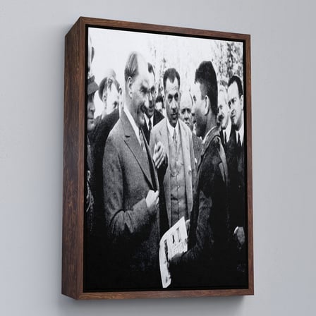 Altın Çerçeveli Atatürk Portre Tablosu Mustafa Kemal Atatürk Dikdörtgen Dekoratif Kanvas Tablo