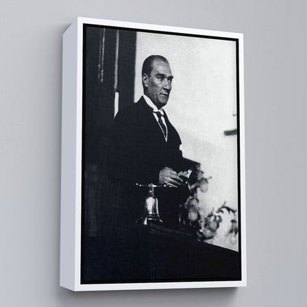 Altın Çerçeveli Atatürk Portre Tablosu Mustafa Kemal Atatürk Dikdörtgen Dekoratif Kanvas Tablo