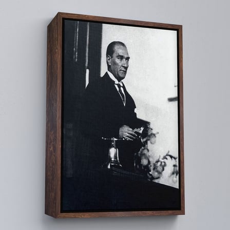 Altın Çerçeveli Atatürk Portre Tablosu Mustafa Kemal Atatürk Dikdörtgen Dekoratif Kanvas Tablo