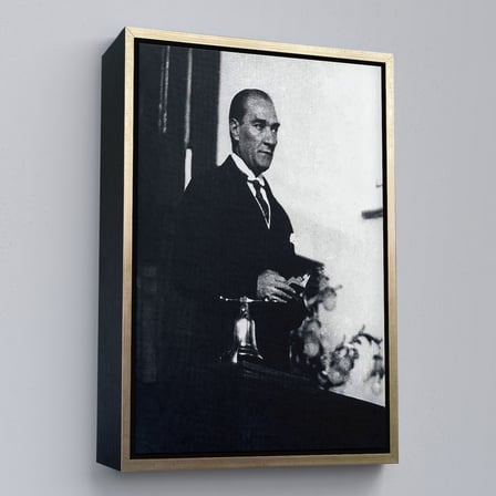 Altın Çerçeveli Atatürk Portre Tablosu Mustafa Kemal Atatürk Dikdörtgen Dekoratif Kanvas Tablo