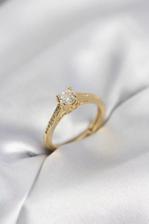 Tek Taş Gold Renk Zirkon Taşlı Model Kadın Yüzük 5886