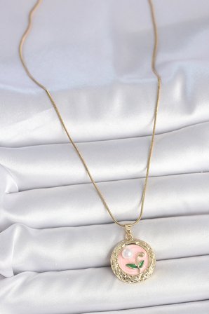 316L Çelik Gold Renk Zincir Pembe Çiçek İşlemeli inci Detay Portre Model Kadın Kolye 5886