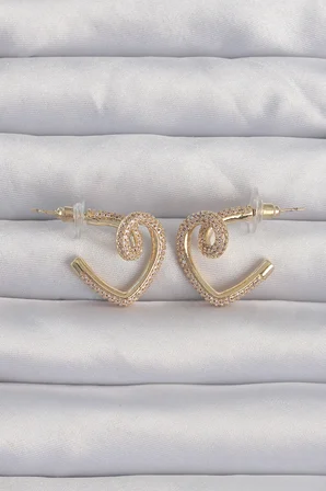 Pirinç Gold Renk Zirkon Taşlı Kıvrımlı Yarım Kalp Küpe 5886