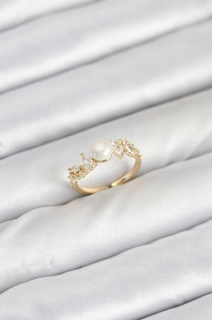 Pirinç Gold Renk Zirkon Taşlı İncili Model Kadın Yüzük 5886