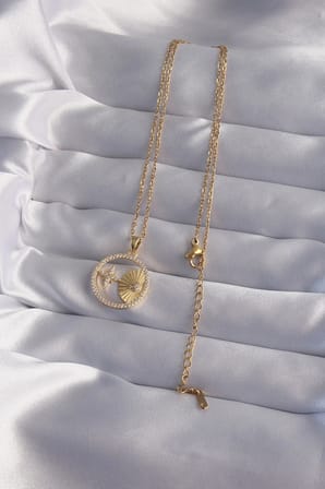 316L Çelik Zincir Gold Renk Zirkon Taşlı Yıldız Figürlü Oval Kolye 5886