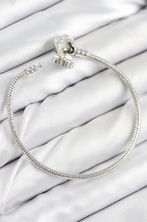 Pirinç Charm Zirkon Taşlı Yonca Model Gümüş Renk Kadın Bileklik 5886