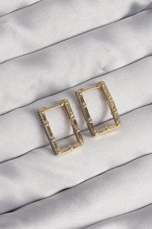 Pirinç Gold Renk Zirkon Taşlı Dikdörtgen Model Seranay Küpe 5886