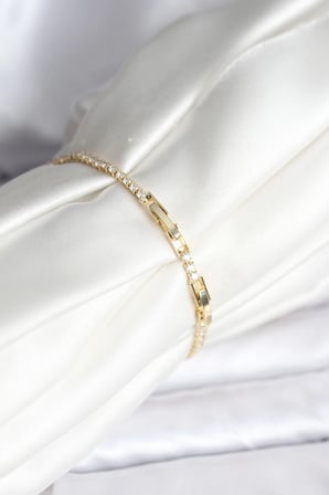 Kelebek Model Zirkon Taşlı Gold Renk Pirinç Su Yolu Kadın Bileklik 5886
