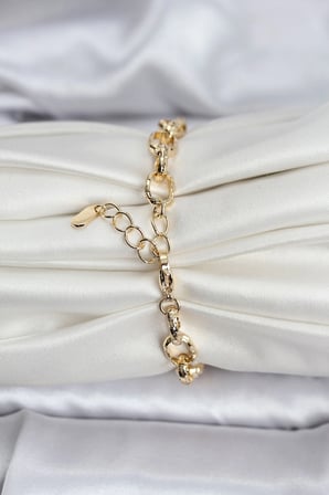 14K Gold Renk Kaplama Lazerli Zincir Model CM Kadın Bileklik 5886
