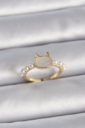 Pirinç Gold Renk Ayarlanabilir Beyaz Mineli Kedi Model İnci Detay Kadın Yüzük 5886