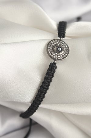 Pirinç Füme Renk Zirkon Taşlı Nazar Boncuk İşleme Makrome Asansörlü Model Kadın Bileklik 5886