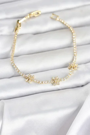 Pirinç Gold Renk Çiçek Model Zirkon Taşlı Su Yolu Kadın Bileklik 5886