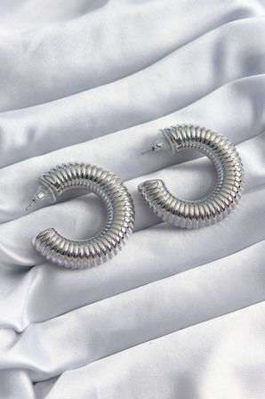 Pirinç Gümüş Renk İşleme Halka Model Kadın Küpe 5886