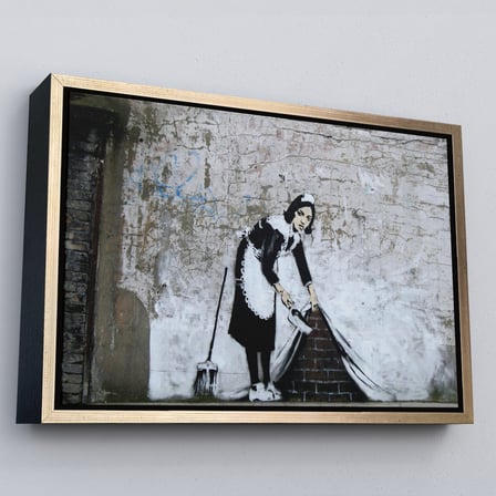 Beyaz Çerçeveli Banksy'nin Londra Sokaklarını Süpüren Temizlikçi Kadın Kanvas Tablosu