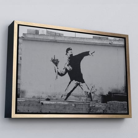 Beyaz Çerçeveli Bansky'nin Çiçek Atan Adam Eseri Kanvas Tablo