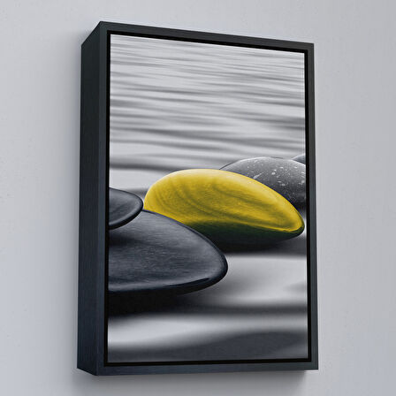 Altın Çerçeveli Sudaki Soyut Taşlar Tablosu