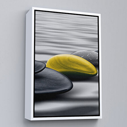 Siyah Çerçeveli Sudaki Soyut Taşlar Tablosu